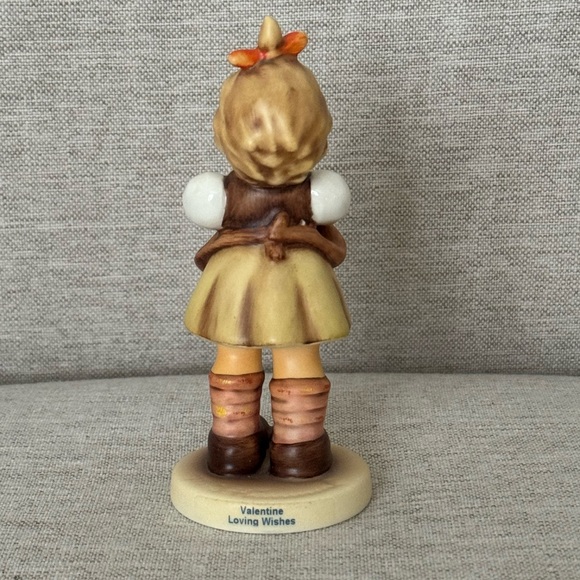 Valentine Loving Wishes - Goebel M. I. Hummel Special Edition Figurine TMK8 - Picture 7 of 9